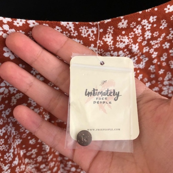 🧡NWT Free People Orange Floral Bodysuit Size Small🧡 - Picture 6 of 7